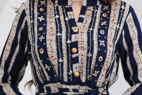 جلابية رايون قطن منقوش بتطريز على الصدر