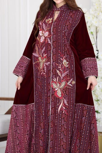 جلابية مخمل سهرة فاخرة بتطريز يدوي مع نقوش تراثية...