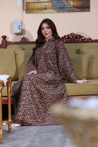 جلابية كويتية لينن بتطريز كمبيوتر وفصوص لامعة