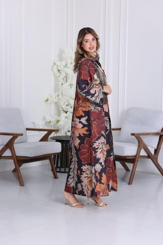 جلابية لينن فاخرة بنقشة أوراق وتطريز لامع بقصة واس...