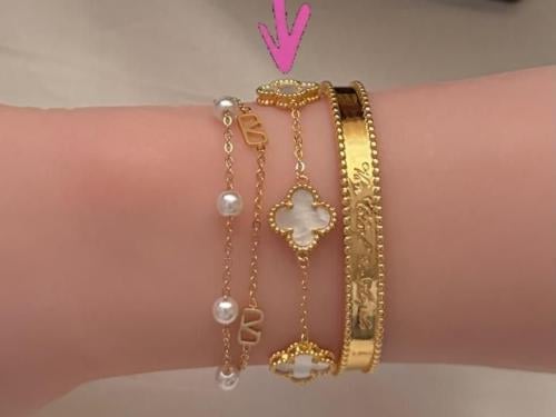 Van Cleef bracelet, medium, five flowers, yellow g...