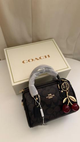 Ruwan Al-Bunni watch 18 cm with brand accessories