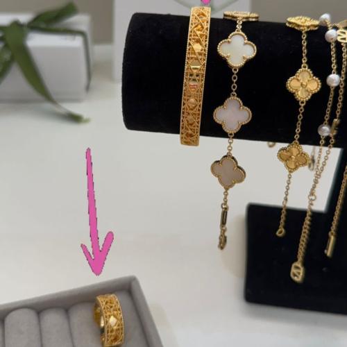 Dewar bracelet, Al-Hiba, with the ring, you contro...