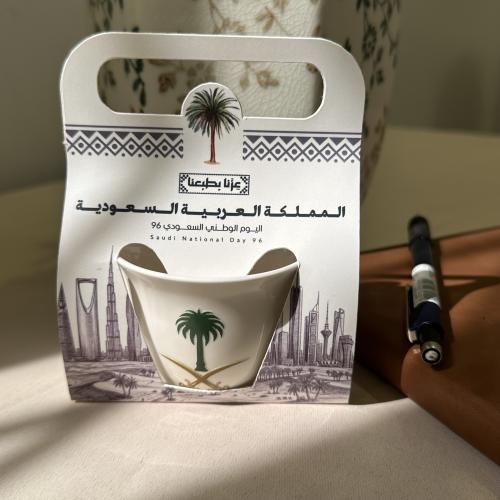 درزن ١٢ فنجال سيفين ونخلة مع تغليف البوكس