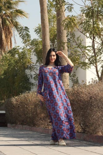 فستان نسائي مع حقيبة