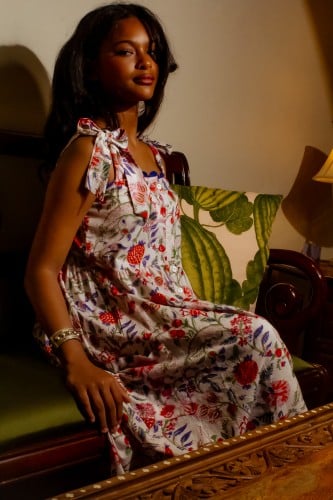 فستان نسائي