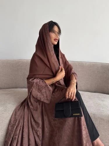 17. Naï Abaya