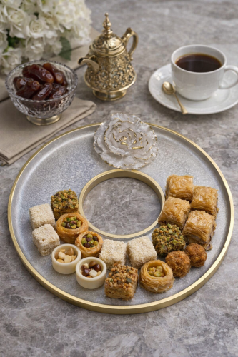 صحن تقديم ذهبي ملكي للضيافة