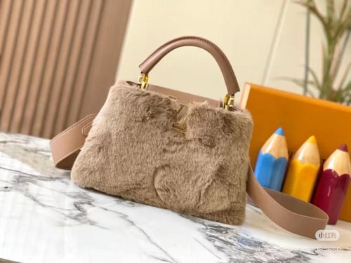 شنطه لويس فيتون فرو سوبر ماستر
