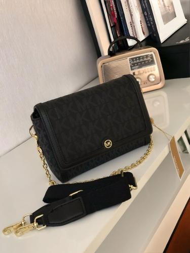 شنطه مايكل كورس