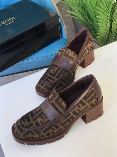 شوز فندي