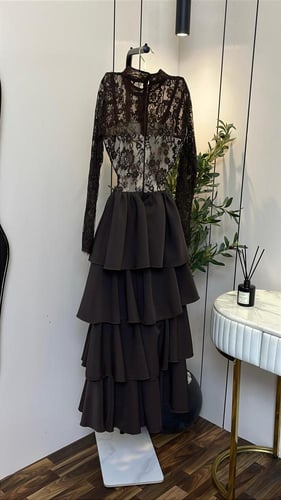 فستان العيد بني