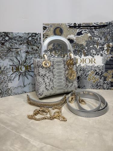 شنط ليدي ديور ماستر مع الملحقات