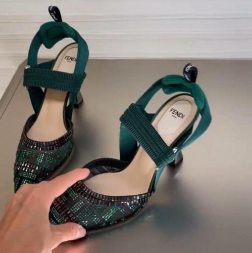 كعب فندي اخضر ماستر مع الملحقات