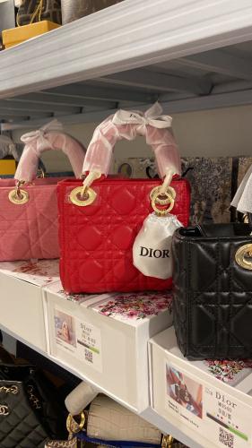 شنطه ليدي ديور