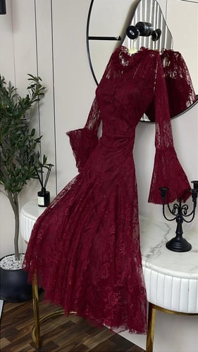 فستان العيد دانتيل عنابي