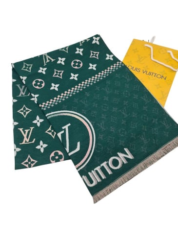 سكارف شانيل رجالي