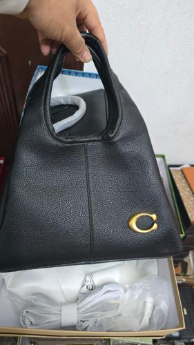 شنط كوتش مخفضه