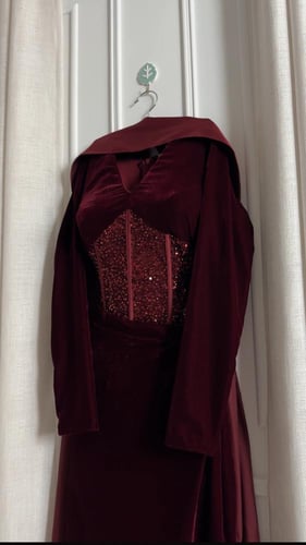 فستان سهره عنابي مخمل