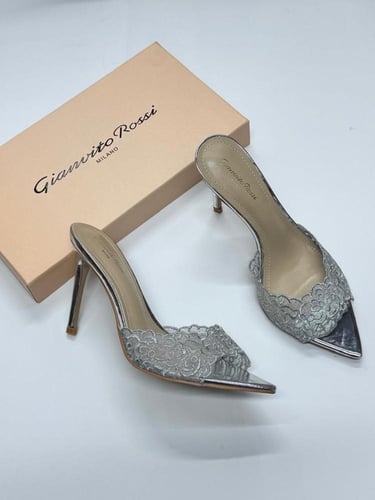 كعب ‏Gianvito Rossi