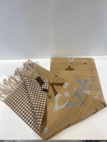 سكارف لويس فيتون هاي كوالتي