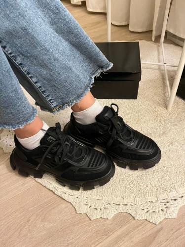 شوز برادا اسود