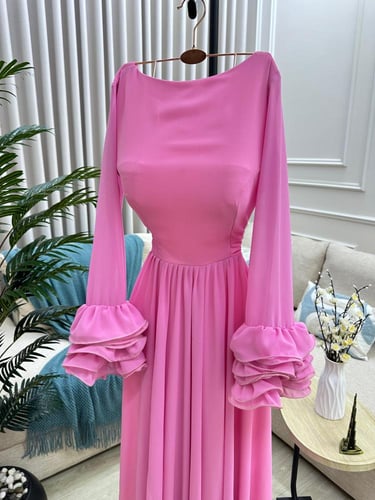 فستان ناعم وردي