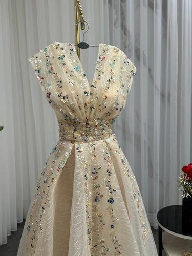 فستان خطوبه اف وايت