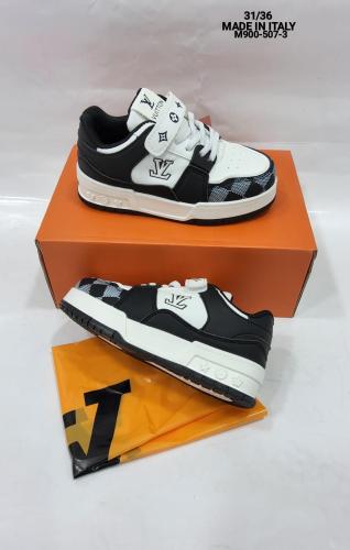 شوز اطفال لويس فيتون