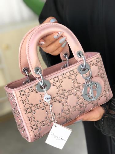 شنطه ديور حجم وسط
