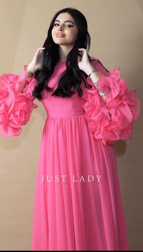 فستان ناعم وردي