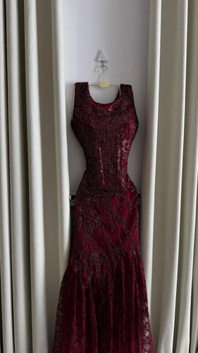 فستان سهره عنابي