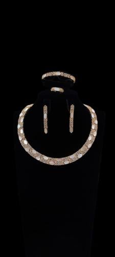 أطقم زركون دقه الماس