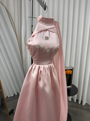 فستان العيد بينك