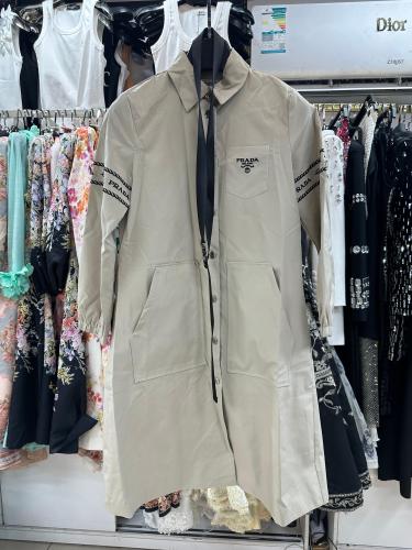 جاكيت برادا