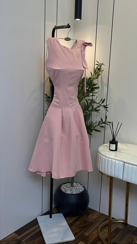 فستان العيد وردي قصير