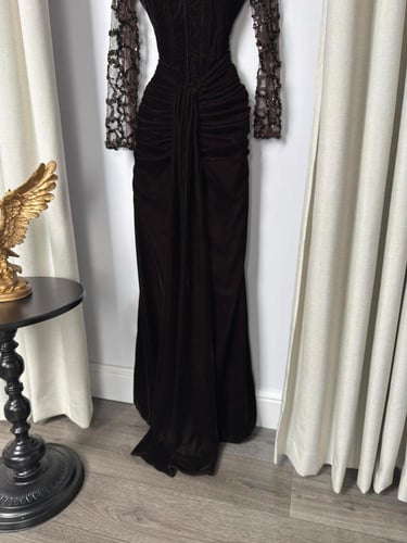 فستان سهره مخمل بني