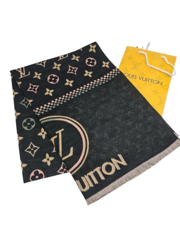 سكارف شانيل رجالي