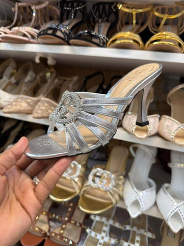 كعب قوتشي ماستر