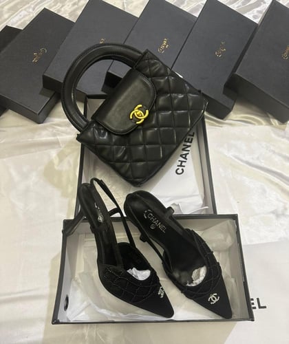 طقم شانيل ابيض