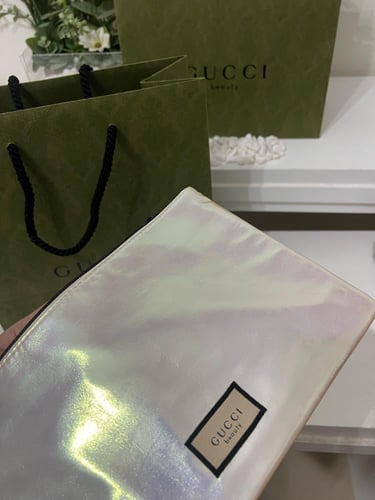 طقم قوتشي باوتش مع مرايا ومحفظه مع كيس