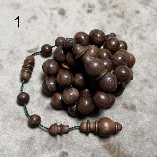 سبحة خشب صندل