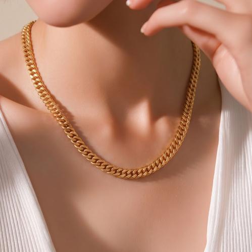 عقد ذهب عيار 21