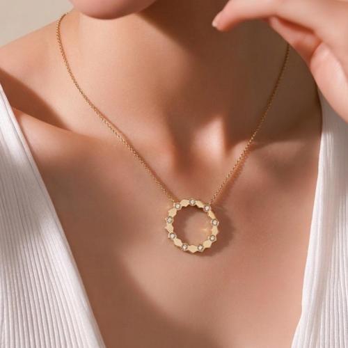 عقد ذهب عيار 18