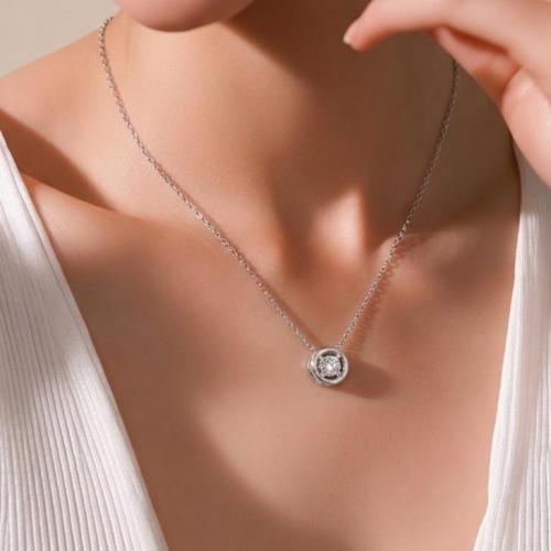 عقد ذهب عيار 18