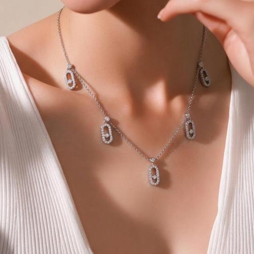 عقد ذهب عيار 18
