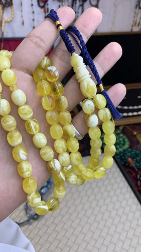 سبحة كهرمان حر ملطخ