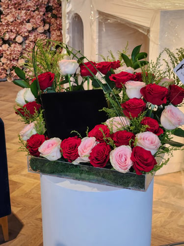 باقة ورد أحمر مع وردي فاخر/Red & Baby Pink Rose Bo...