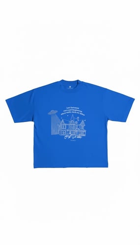 Blue T-shirt oversize أبعد من الواقع