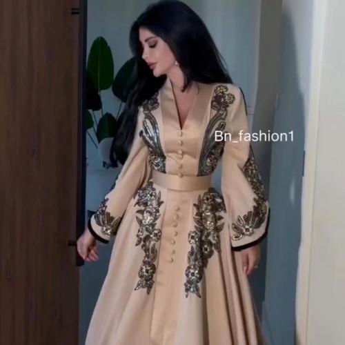فستان مناسبات ثلاثة ألوان